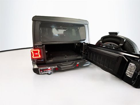 Used 2025 Jeep Wrangler Unlimited Sport S 4xe w/ Convenience Group AWD/4WD image 17