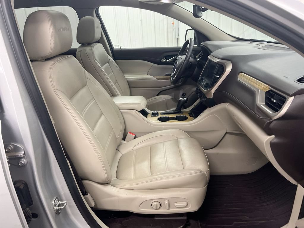 Used 2019 GMC Acadia Denali w/ Technology Package FWD image 23