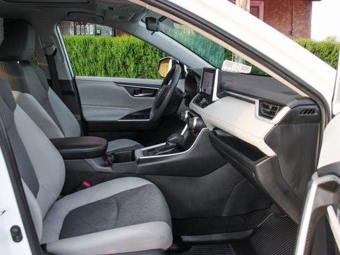 Used 2023 Toyota RAV4 XLE image 38