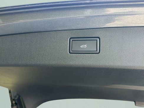 New 2026 Volkswagen Tiguan SE image 29