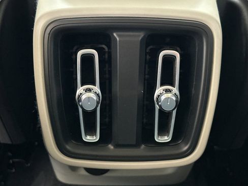 Used 2019 Volvo XC40 T5 Inscription AWD/4WD image 14