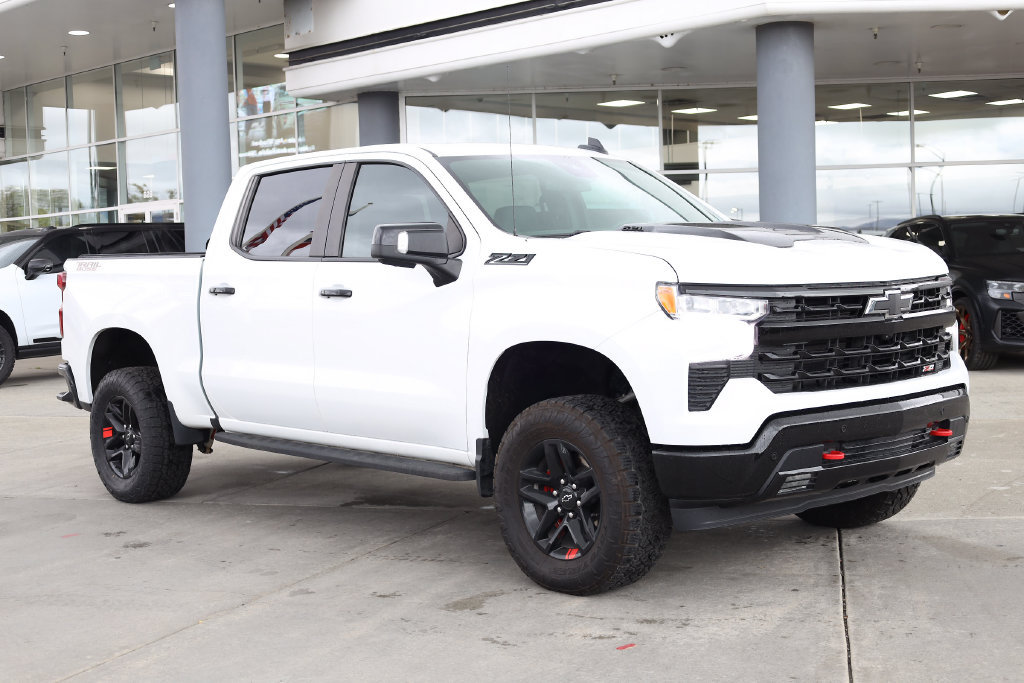 Used 2024 Chevrolet Silverado 1500 LT Trail Boss w/ LT Trail Boss Premium Package AWD/4WD image 8