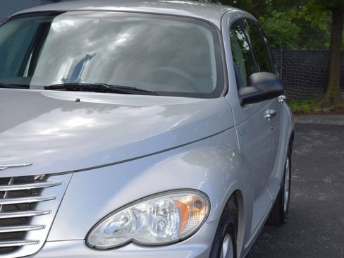 Used 2006 Chrysler PT Cruiser Touring FWD image 5