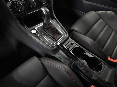 Used 2016 Volkswagen GTI SE FWD image 23
