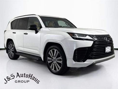 Used 2023 Lexus LX 600 4WD w/ Appearance Package image 1