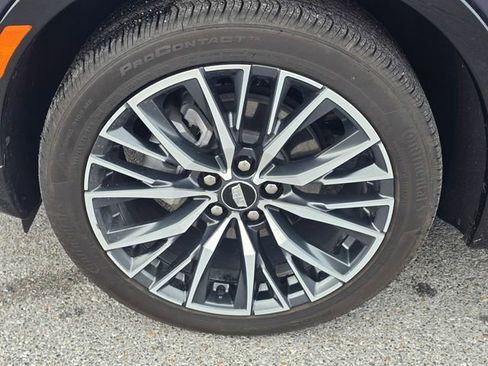 Used 2025 Cadillac XT4 Sport FWD image 10
