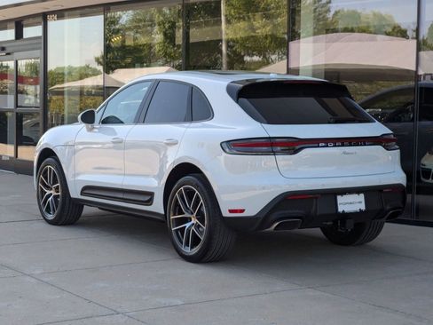 Used 2025 Porsche Macan image 3