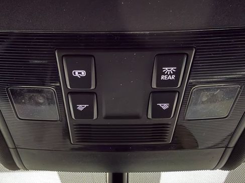 Used 2022 Volkswagen Atlas Cross Sport SE AWD/4WD image 23