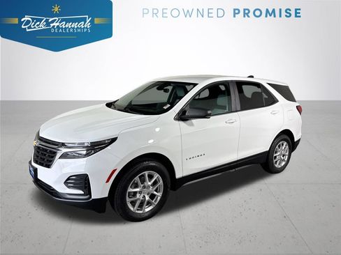 Used 2022 Chevrolet Equinox LS w/ LS Convenience Package AWD/4WD image 1