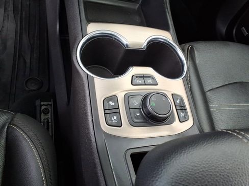 Used 2024 GMC Terrain Denali w/ Black Diamond Edition AWD/4WD image 15