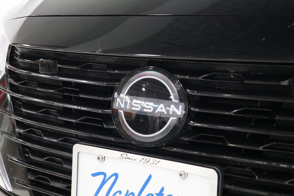 Used 2025 Nissan Sentra SV FWD image 10
