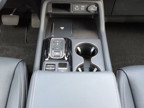 Used 2025 Honda Pilot EX-L image 19