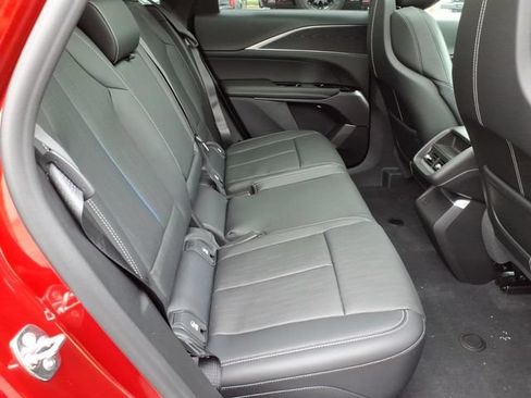 New 2026 Cadillac Lyriq Sport w/ LPO, Floor Liner Package AWD/4WD image 20