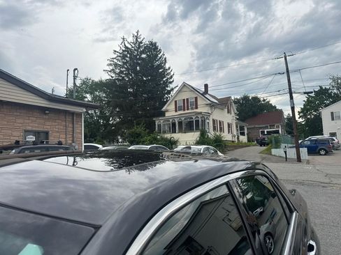 Used 2019 Chrysler 300 Limited AWD/4WD image 16