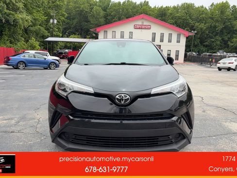 Used 2019 Toyota C-HR XLE FWD image 2