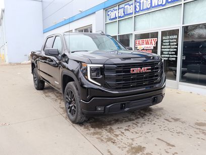 New 2026 GMC Sierra 1500 Elevation w/ LPO, Elevation Black Package