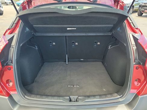 Used 2020 Nissan Kicks SR w/ SR Premium Package FWD image 24