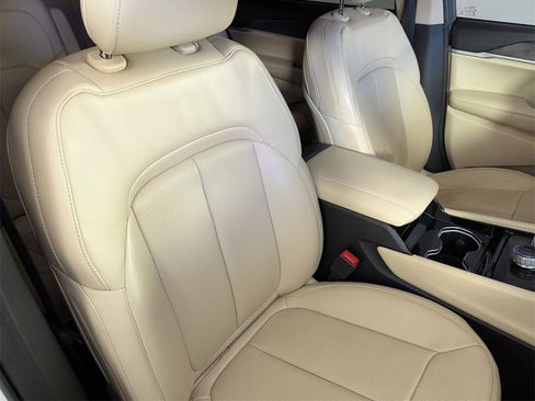 Certified 2022 Jeep Grand Cherokee L Limited w/ Luxury Tech Group II image 36