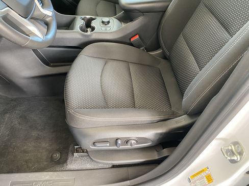 Used 2024 GMC Terrain SLE w/ Driver Convenience Package AWD/4WD image 12