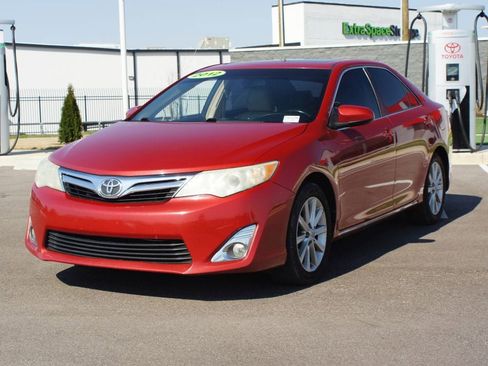 Used 2012 Toyota Camry XLE w/ Leather Pkg image 15