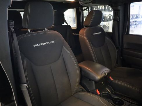 Used 2015 Jeep Wrangler Unlimited Rubicon w/ Max Tow Package image 6
