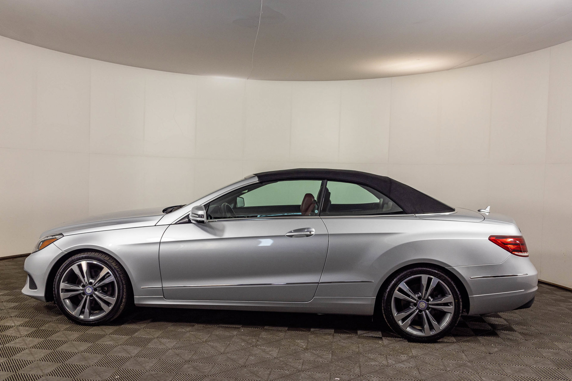 Used 2017 Mercedes-Benz E 400 Cabriolet image 23