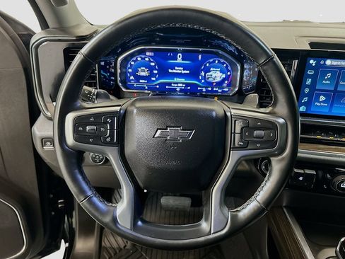 Used 2025 Chevrolet Silverado 1500 LT Trail Boss w/ LT Trail Boss Premium Package AWD/4WD image 9