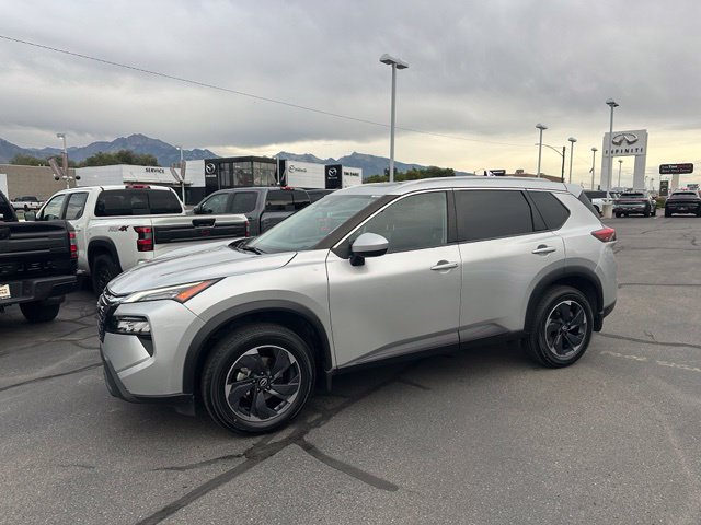 Certified 2024 Nissan Rogue SV w/ SV Premium Package AWD/4WD image 5