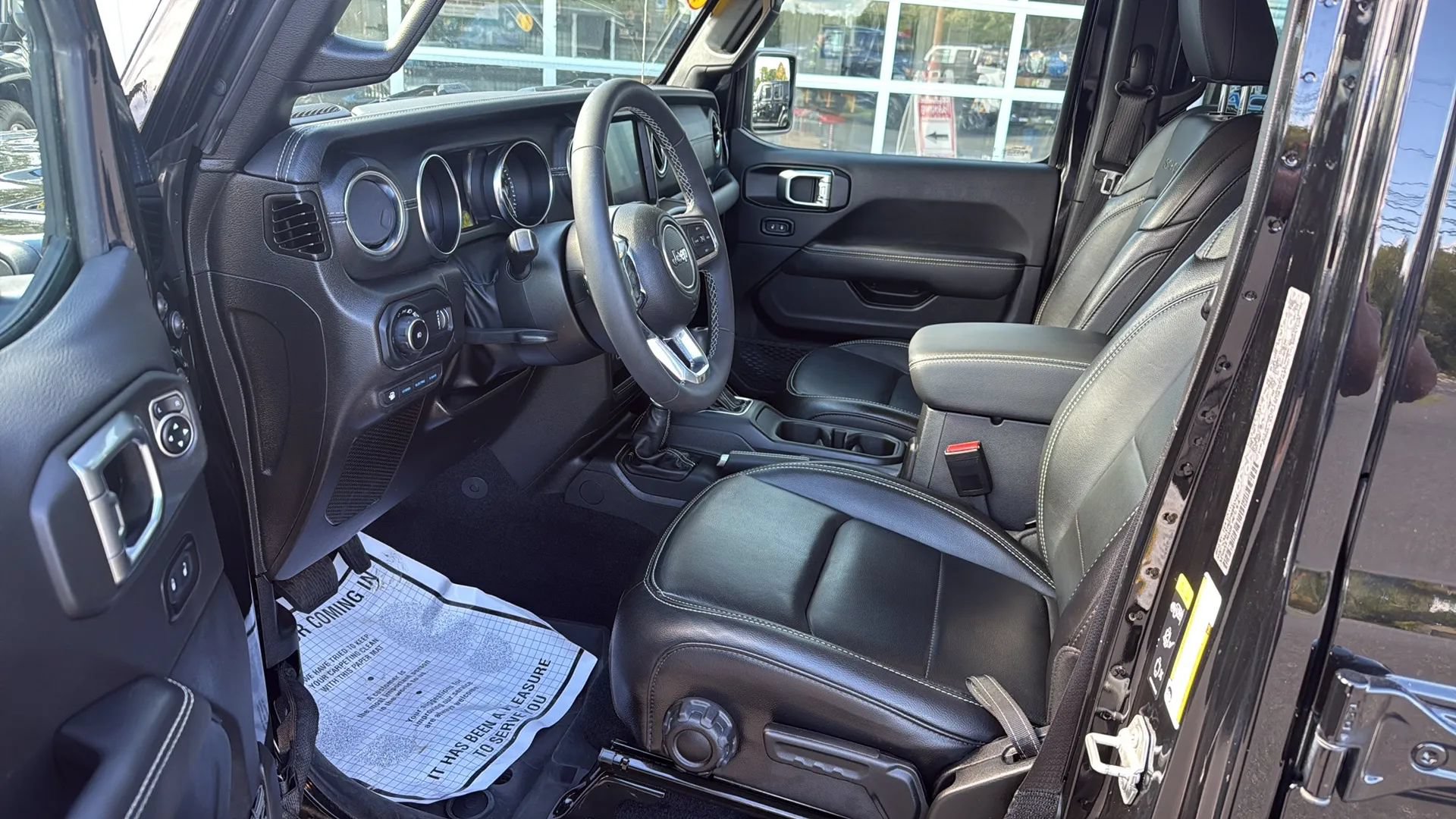 Used 2023 Jeep Wrangler Unlimited Sahara w/ Cold Weather Group AWD/4WD image 31