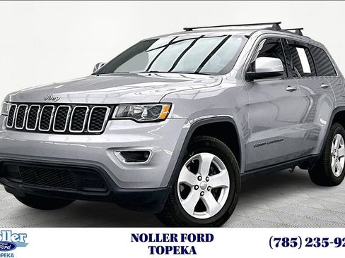 Used 2018 Jeep Grand Cherokee Laredo image 1