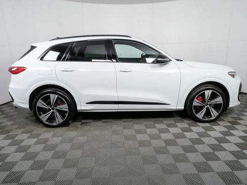 New 2026 Audi SQ5 Premium Plus image 2