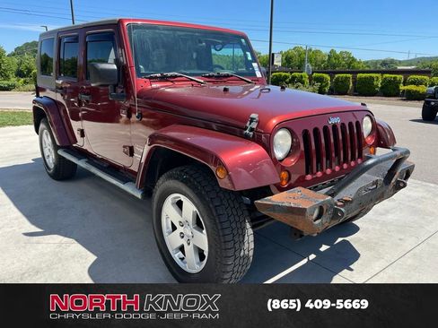 Used 2010 Jeep Wrangler Unlimited Sahara w/ Dual Top Group AWD/4WD image 28