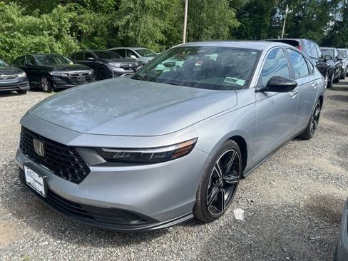 Used 2024 Honda Accord Sport image 2