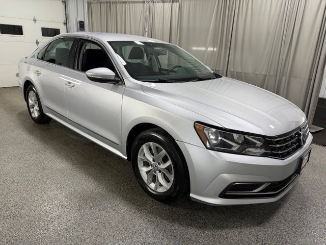 Used 2016 Volkswagen Passat 1.8T S FWD image 3