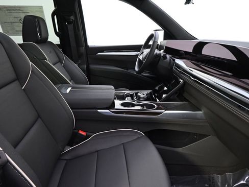New 2026 Cadillac Escalade ESV Luxury w/ Touring Package AWD/4WD image 16