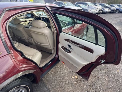 Used 2000 Lincoln Town Car Cartier image 38