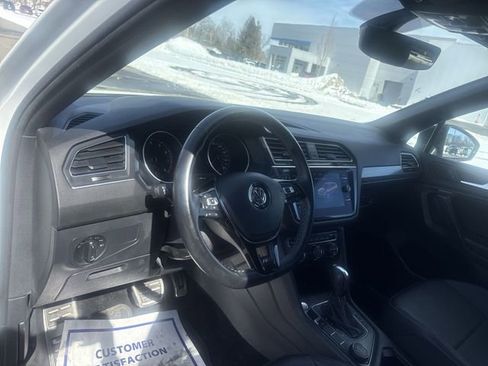 Used 2021 Volkswagen Tiguan SE R-Line image 10