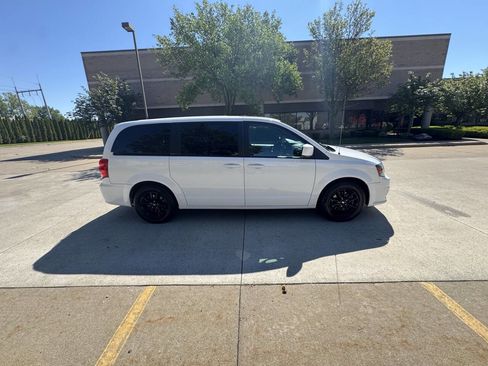 Used 2020 Dodge Grand Caravan GT FWD image 7