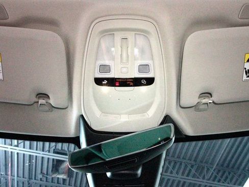 Certified 2023 Volvo S60 T8 Plus image 8