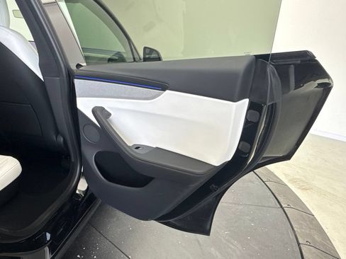 Used 2026 Tesla Model Y AWD image 27