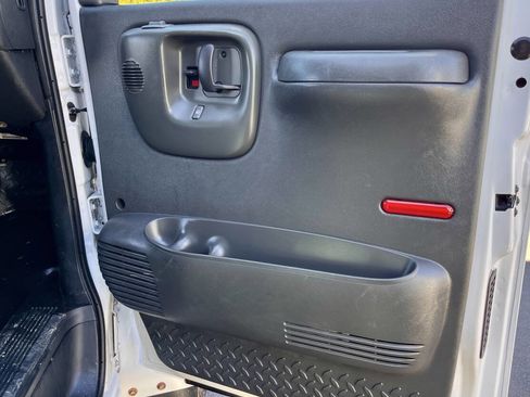 Used 2007 Chevrolet Kodiak C4500 2WD Regular Cab image 21