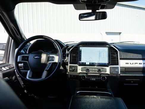 Used 2022 Ford F250 Lariat w/ Black Appearance Package image 40