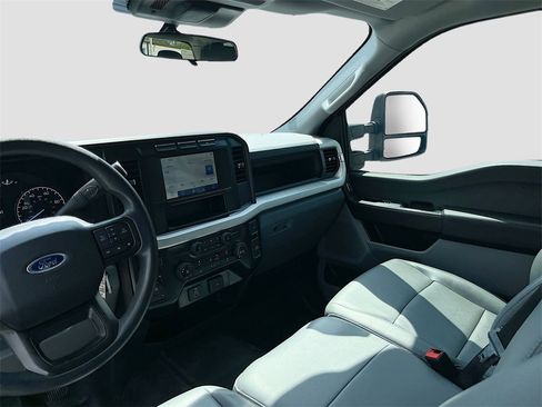 Used 2023 Ford F250 XL w/ XL Chrome Package image 21