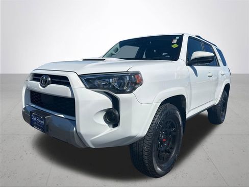 Used 2023 Toyota 4Runner TRD Off-Road AWD/4WD image 2