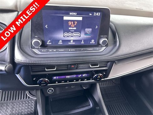 Used 2023 Nissan Rogue SV w/ SV Premium B Package image 14