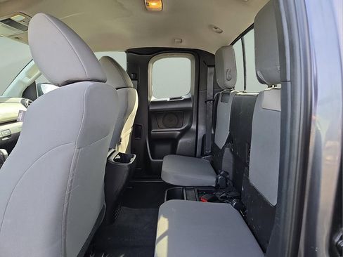 Used 2017 Toyota Tacoma SR5 w/ Tow Package image 11