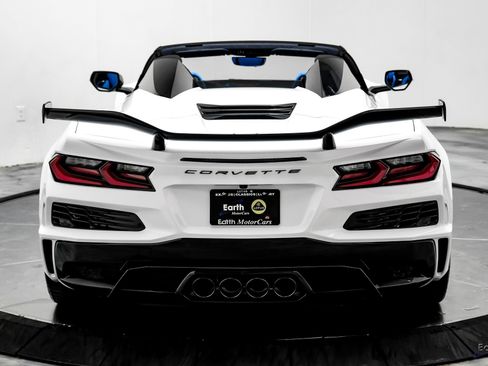 Used 2025 Chevrolet Corvette Z06 w/ Z07 Performance Package RWD image 16