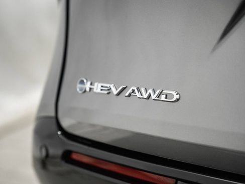 New 2026 Toyota Sienna Platinum image 8