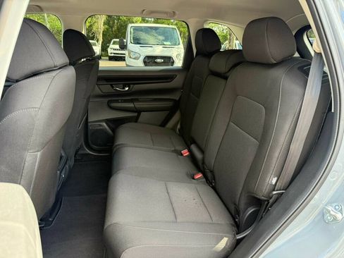 Used 2025 Honda CR-V EX image 8