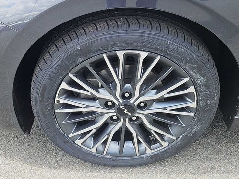 Used 2023 Kia Forte GT-Line w/ GT-Line Technology Package FWD image 7